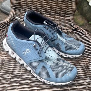 ON CLOUD  onward lightweight sneakers 38 7.5 blue combo blue knit running